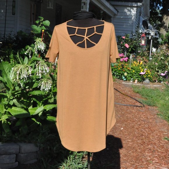 Zenana Outfitters Tops - **Must Bundle 2 for $12 NWOT Strappy Tunic